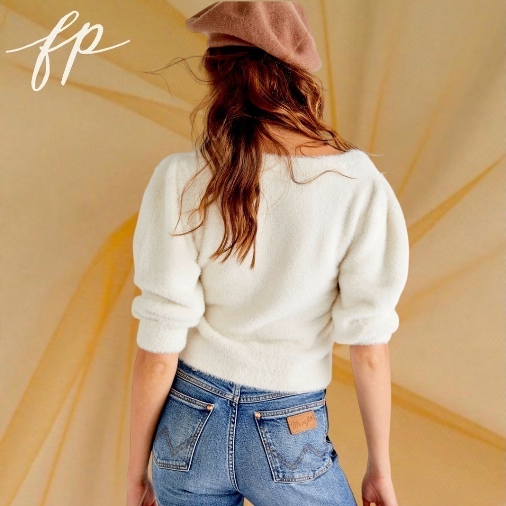 FREE PEOPLE NWT Moonbeam Fuzzy 3/4 Puff Sleeve Cropped Scoop Neck Sweater/Lg - Picture 2 of 16